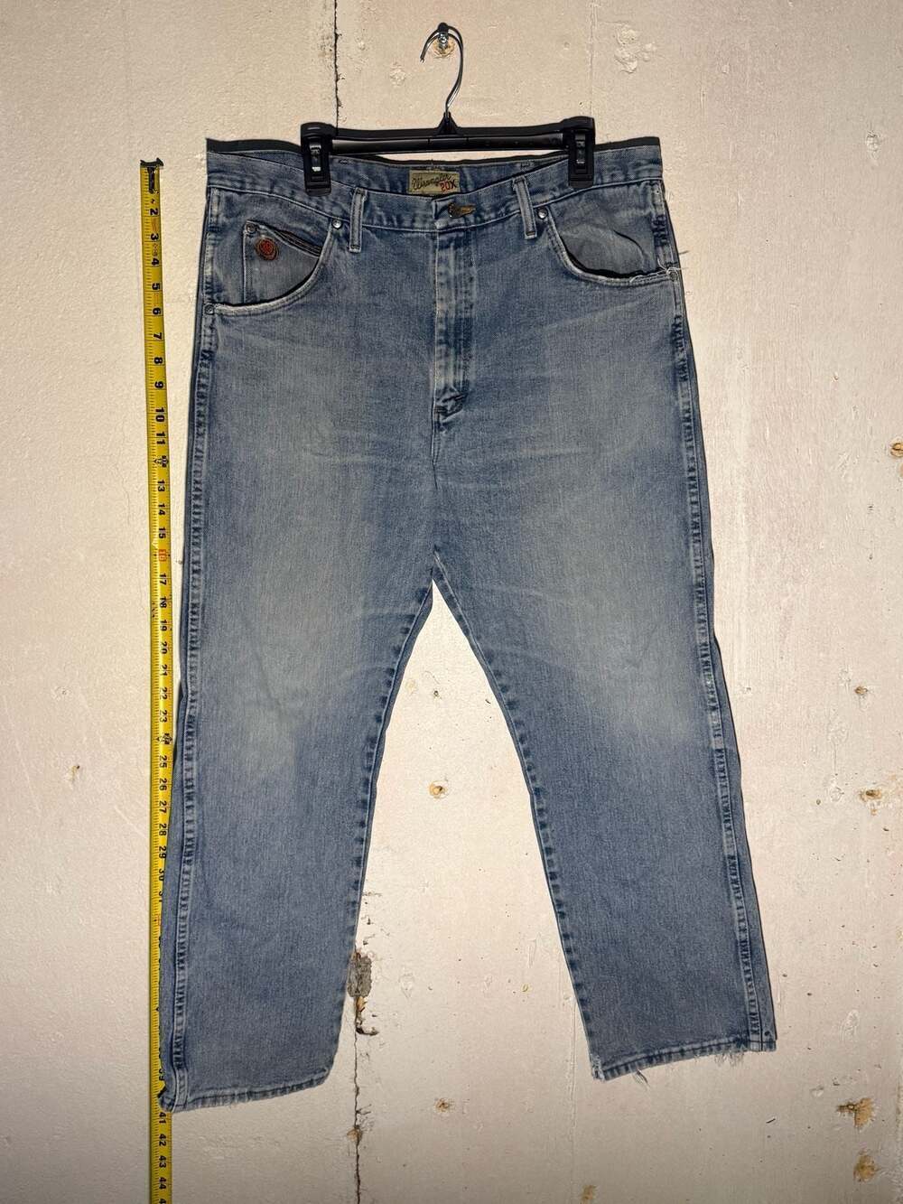 Vintage Wrangler 20X Relaxed Fit Straight Leg Light Wash Jeans